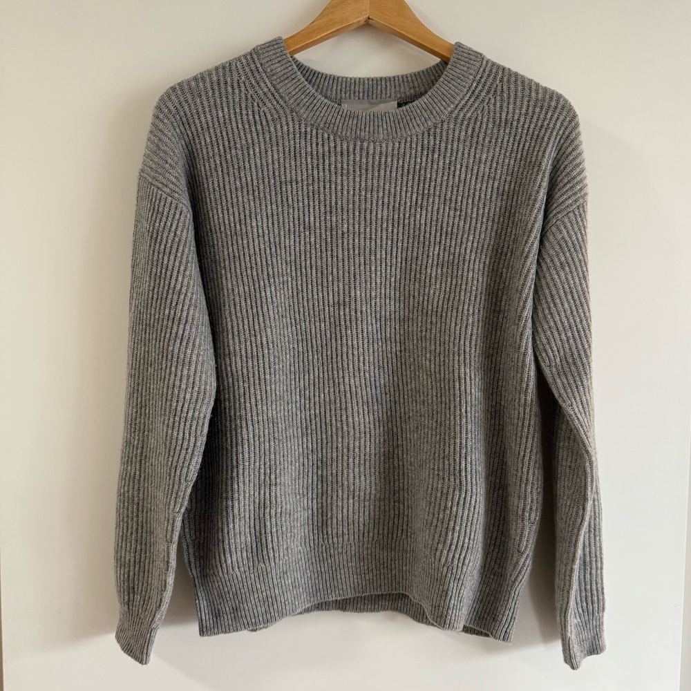 Everlane 100% Cashmere Crewneck Sweater in Gray